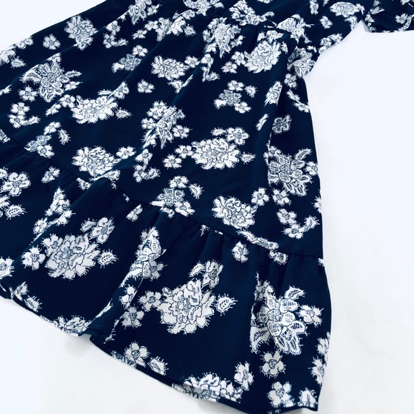 ❌SOLD❌Michael Kors TOSSED FIT & FLARE DRESS - Picture 5 of 11